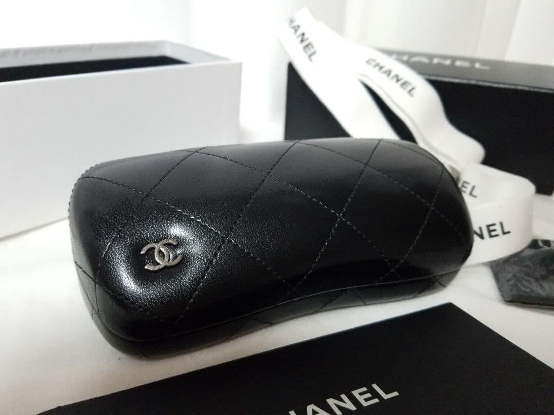 新品未使用 美品 革シャネルサングラスケース２点セット付属品ブラックココマーク