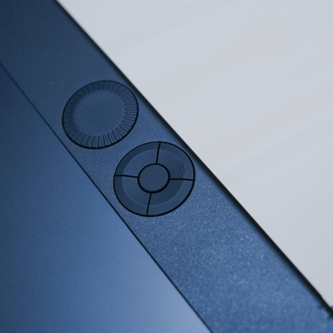 Intuos Pro Large 2025 + Pro Pen 3セット未開封