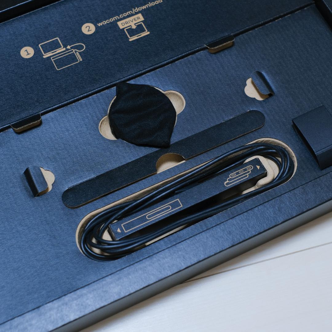 Intuos Pro Large 2025 + Pro Pen 3セット未開封