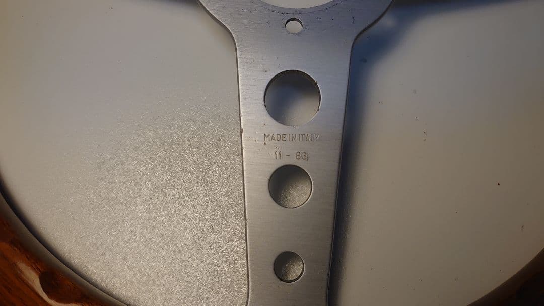 momo INDY ステアリング 35cm