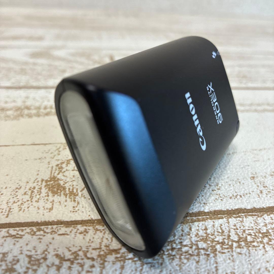 Canon EOS ミラーレスカメラ レッド 2本レンズ付き