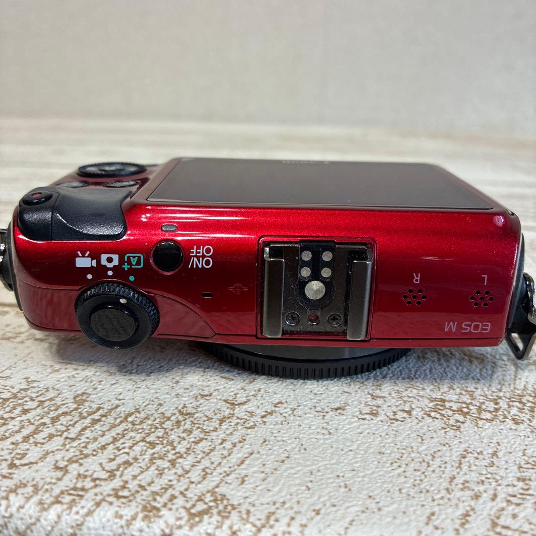 Canon EOS ミラーレスカメラ レッド 2本レンズ付き