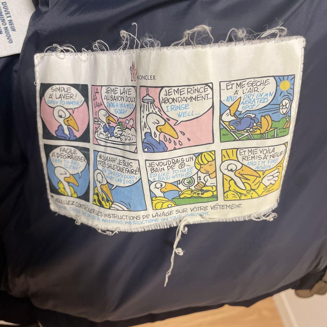 【値下げしました】MONCLER フード付きダウンジャケット ネイビー