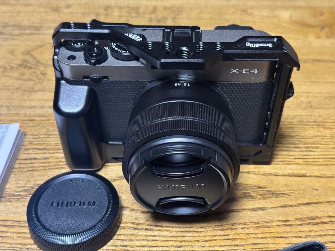 Fujifilm X-E4 ズームレンズ付き　ブラック