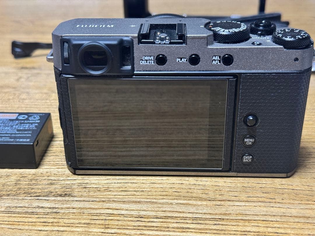 Fujifilm X-E4 ズームレンズ付き　ブラック