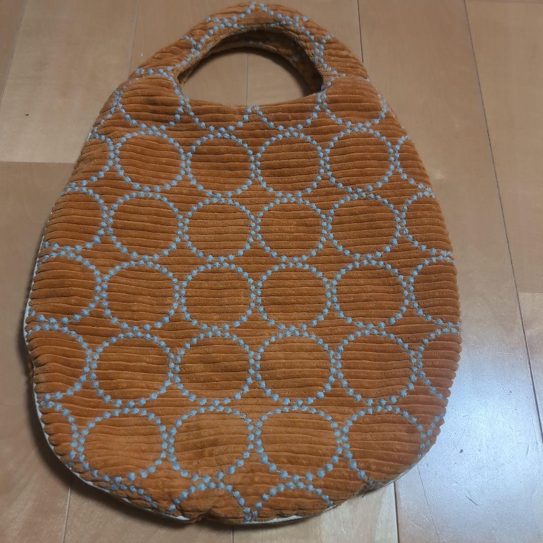 ミナペルホネン　タンバリン　オレンジ コーデュロイ エッグバッグ