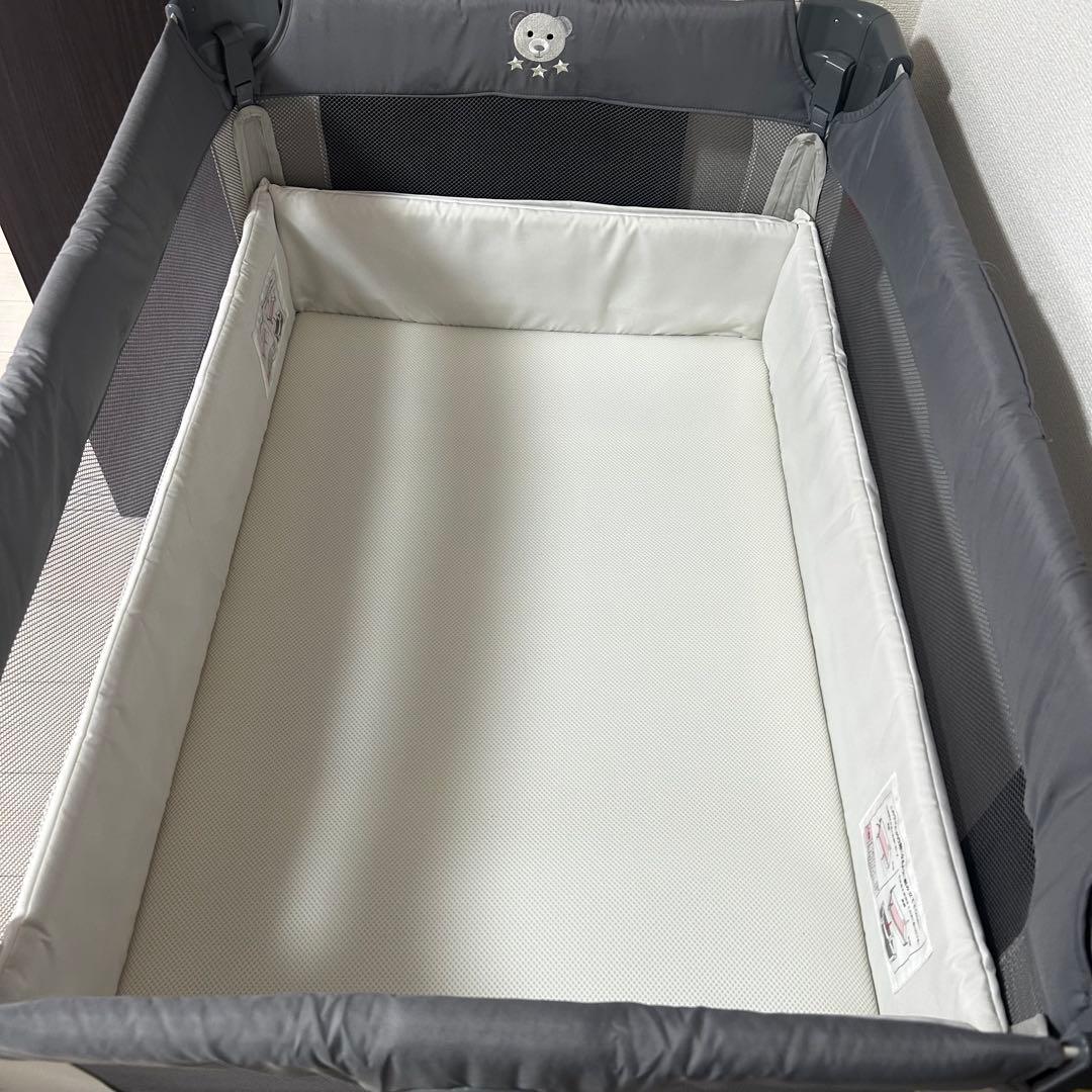 アップリカ　ココネルエアーAB ベビーベッド　グレーベアー