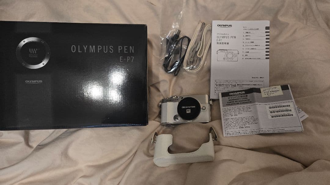 【美品】Olympus pen e-p7 白 おまけ付き