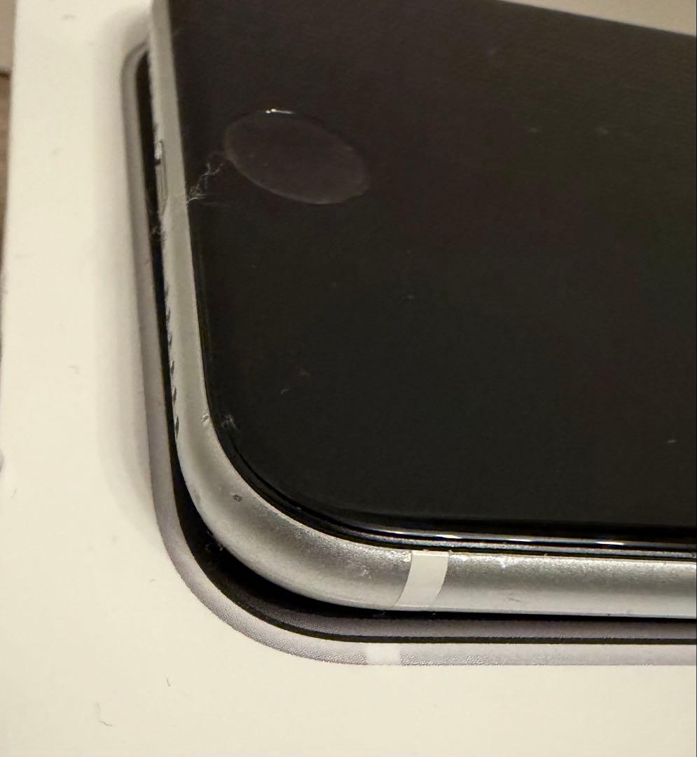 【ジャンク】iPhone SE 第2世代　ホワイト　64GB