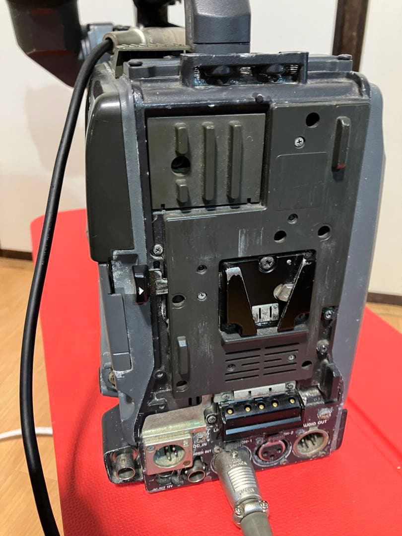 【ジャンク】ソニーHDCAMカムコーダーHDW-750（ケース付き）