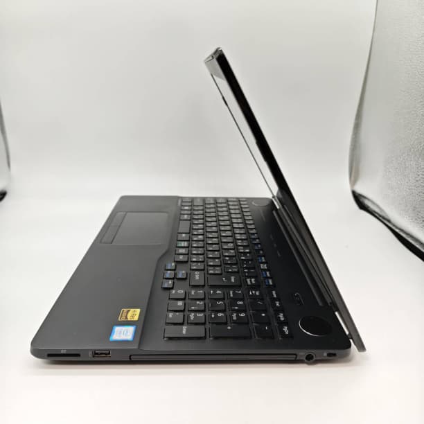 SSD1TB フルHD 15 富士通 i7-7700HQ 16GB オフィス 黒