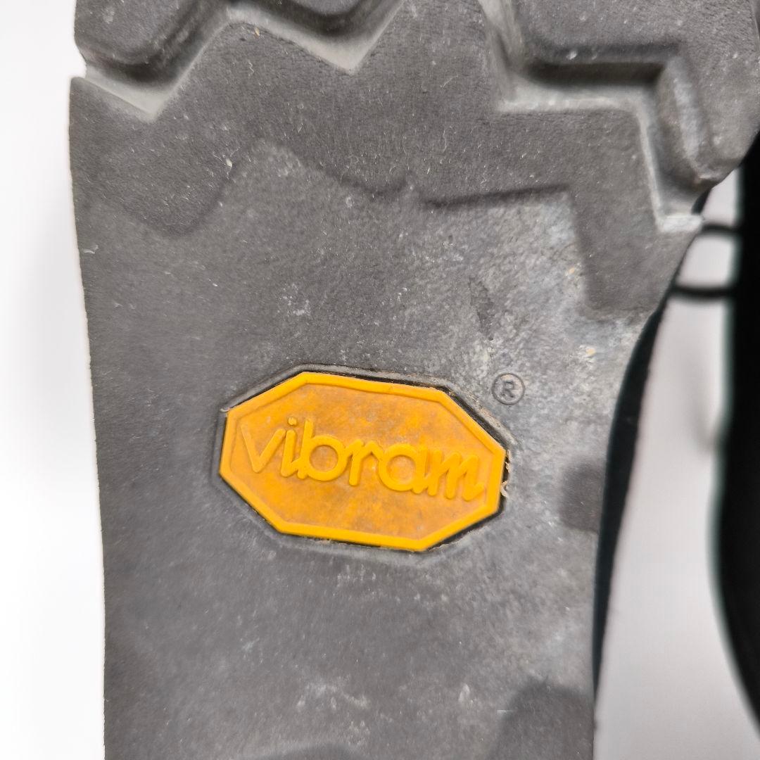 【Clarks】ワラビー スエード ゴアテックス 26 ブラック ビブラムソール