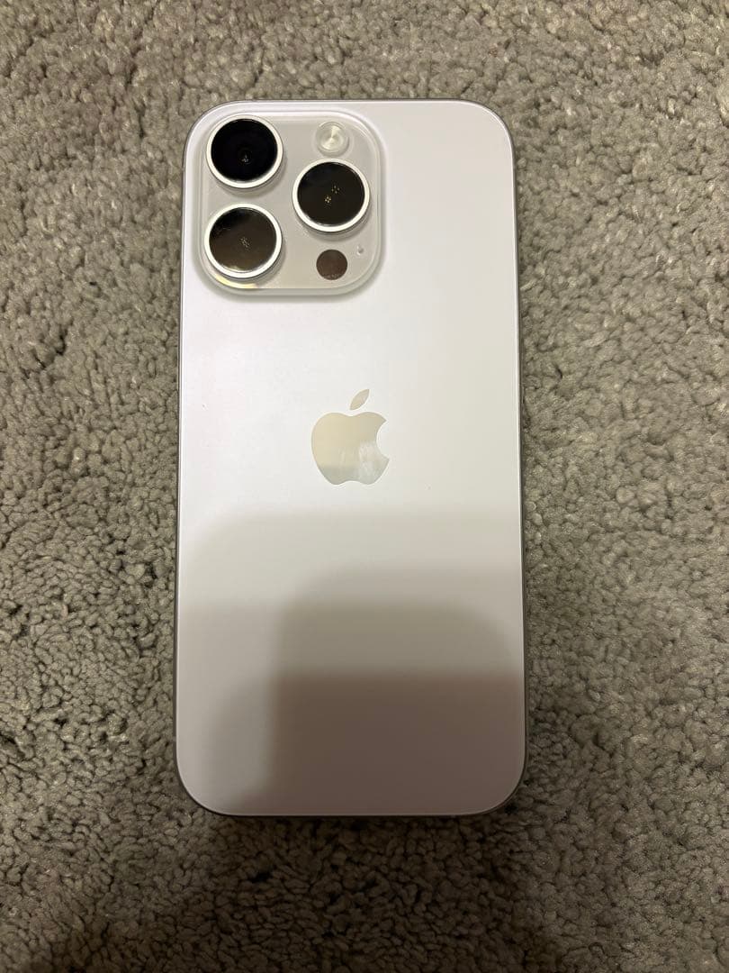 美品 Apple iPhone 16Pro ホワイト 本体