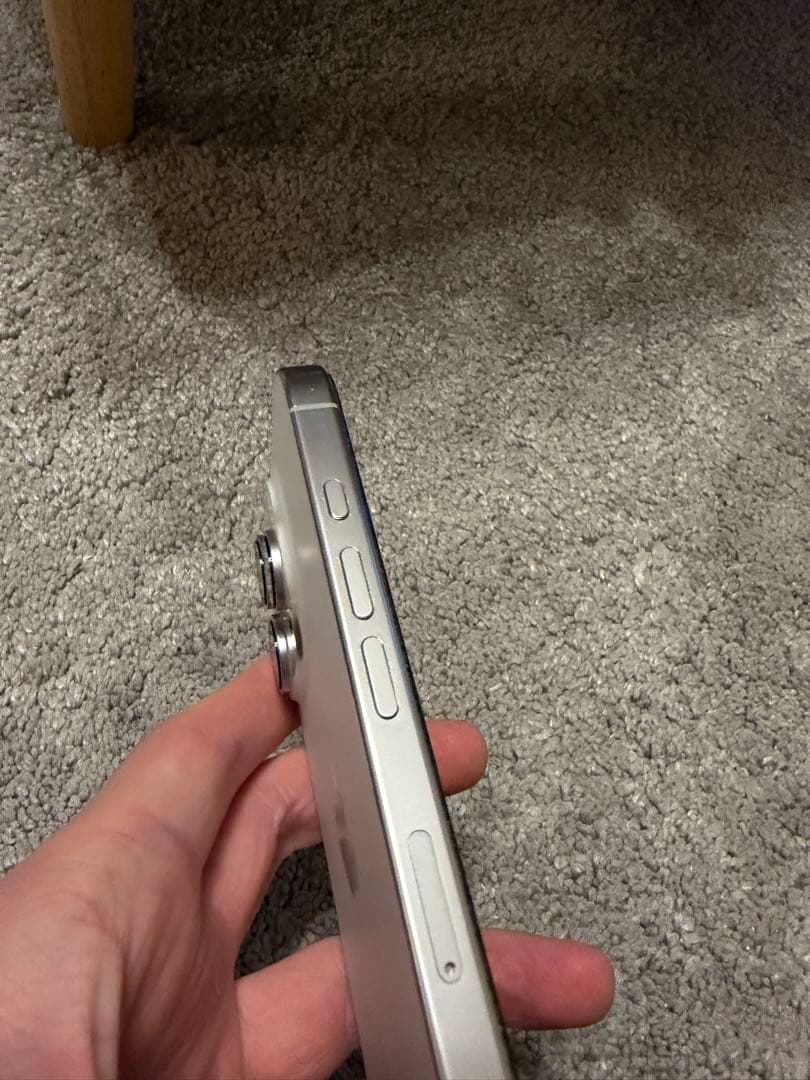 美品 Apple iPhone 16Pro ホワイト 本体