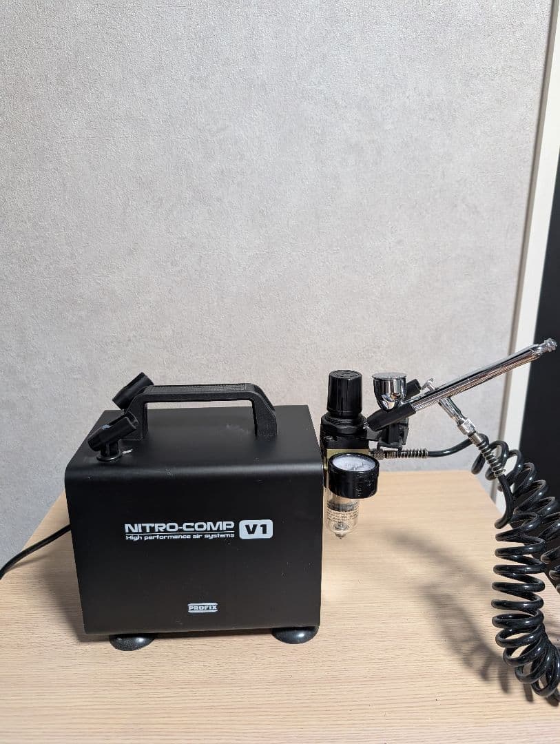NITRO-COMP V1 高性能エアシステム　エアブラシ付き