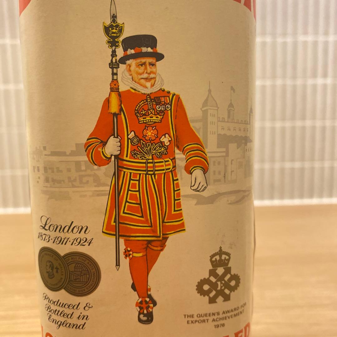 ジン　ビーフィーター　　旧旧ラベル　47度　古酒　ビンテージ　リキュール