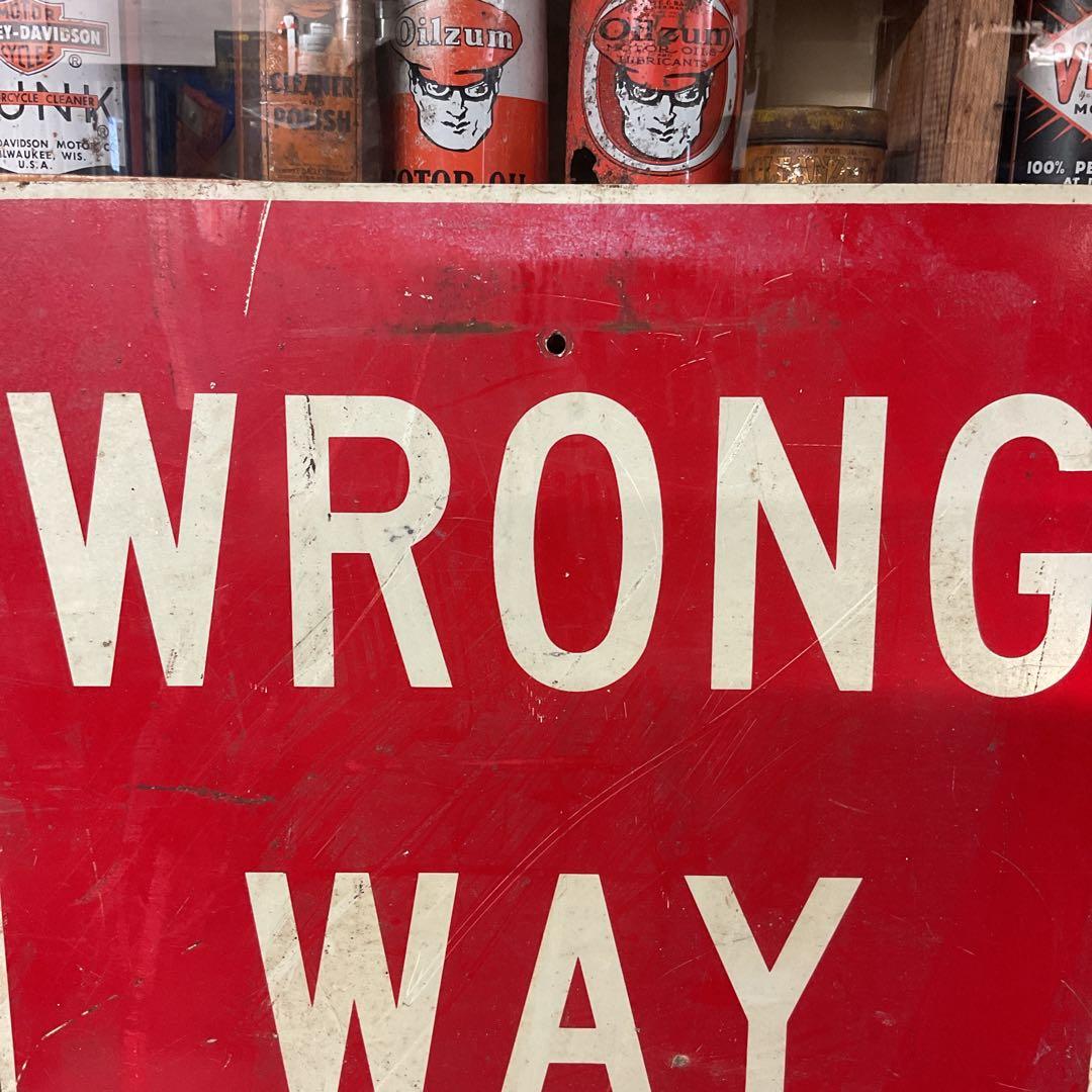 USAストリート看板　WRONG WAY