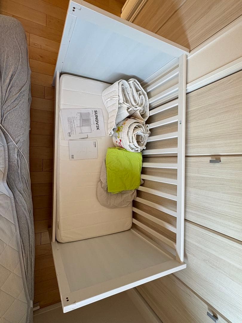 ぶんちゃん　IKEA SUNDVIK ベビーベッド ホワイト　マットレス付