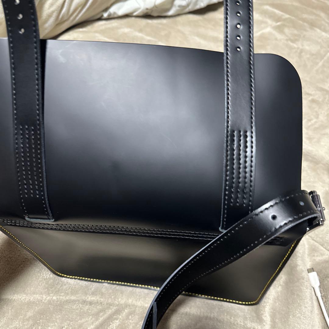 DR.MARTENS ドクターマーチン 11インチ サッチェルバッグ