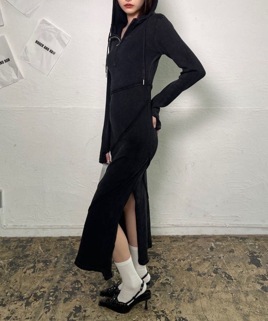 ROGER AND RAWハーフジップニットロングワンピース