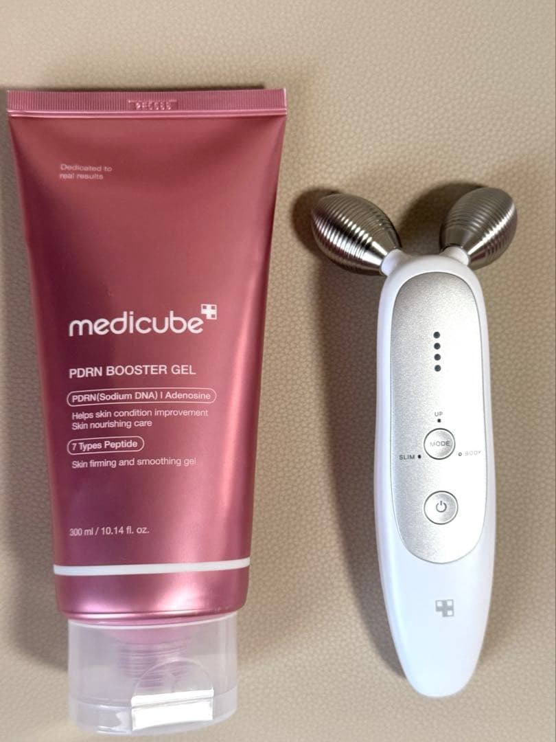 【正規品】メディキューブ　AGE-R DERMA EMS SHOT 美顔器