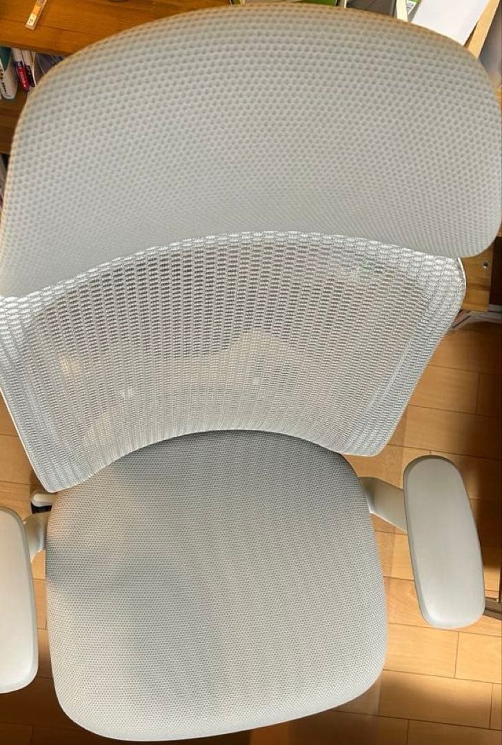 オカムラ　シルフィー　ライトグレー