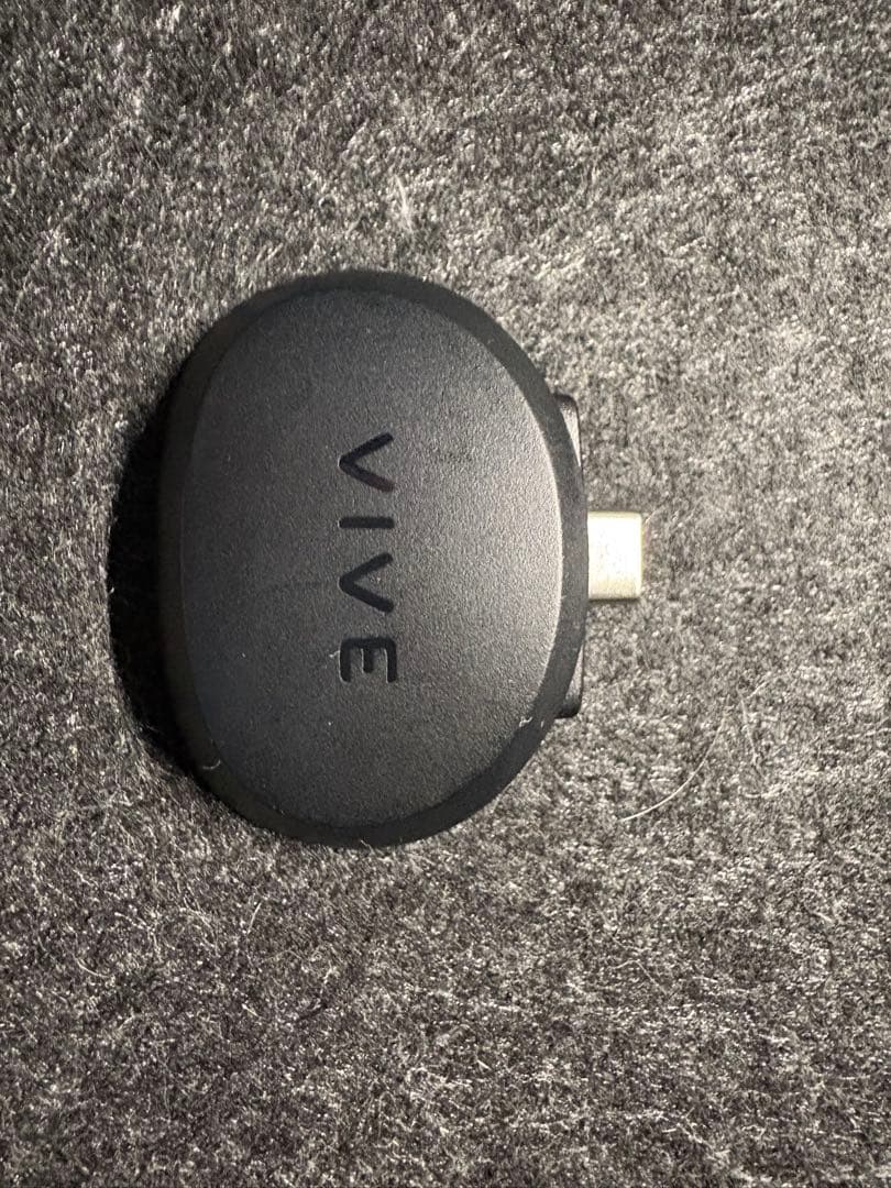 いお VIVE focus3本体、フェイストラッカー、アイトラッカー