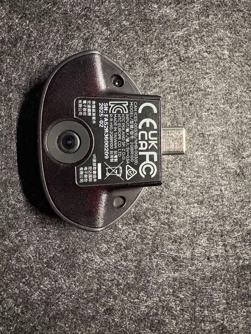 いお VIVE focus3本体、フェイストラッカー、アイトラッカー