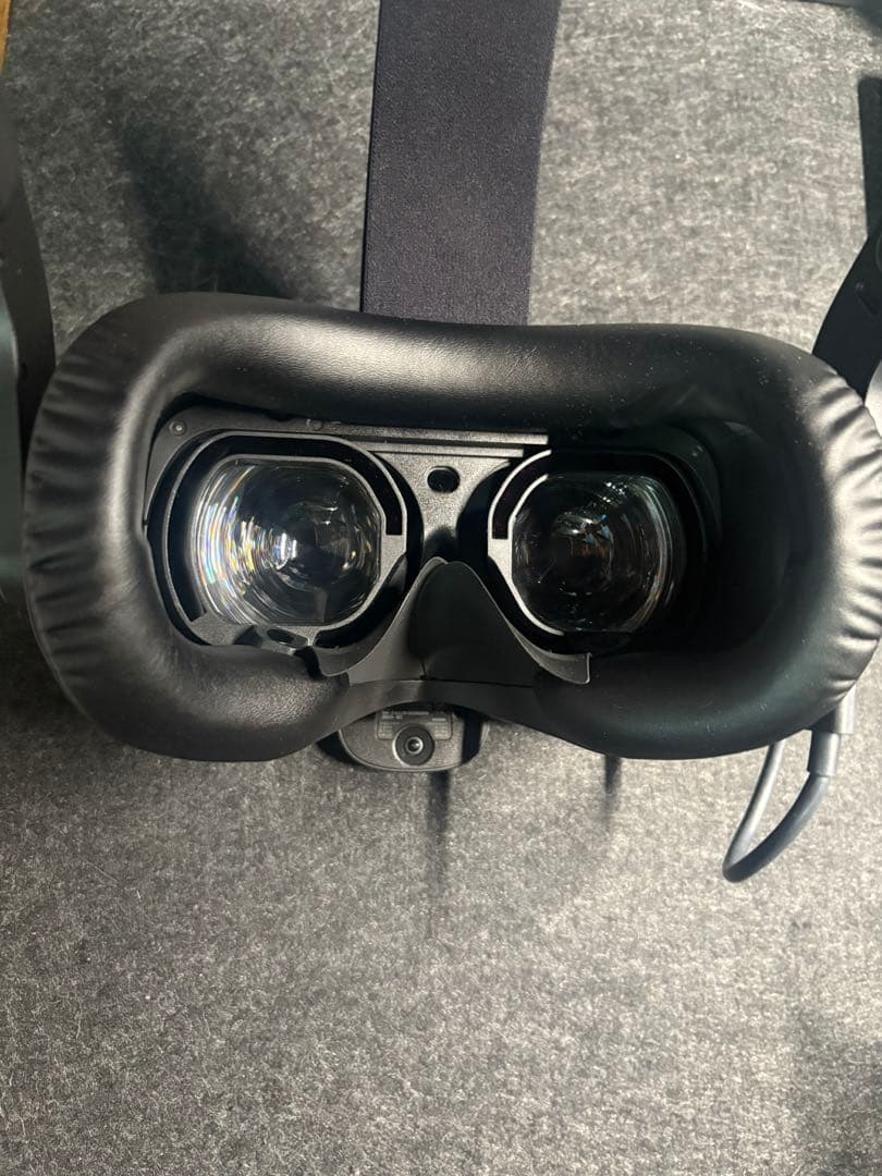 いお VIVE focus3本体、フェイストラッカー、アイトラッカー