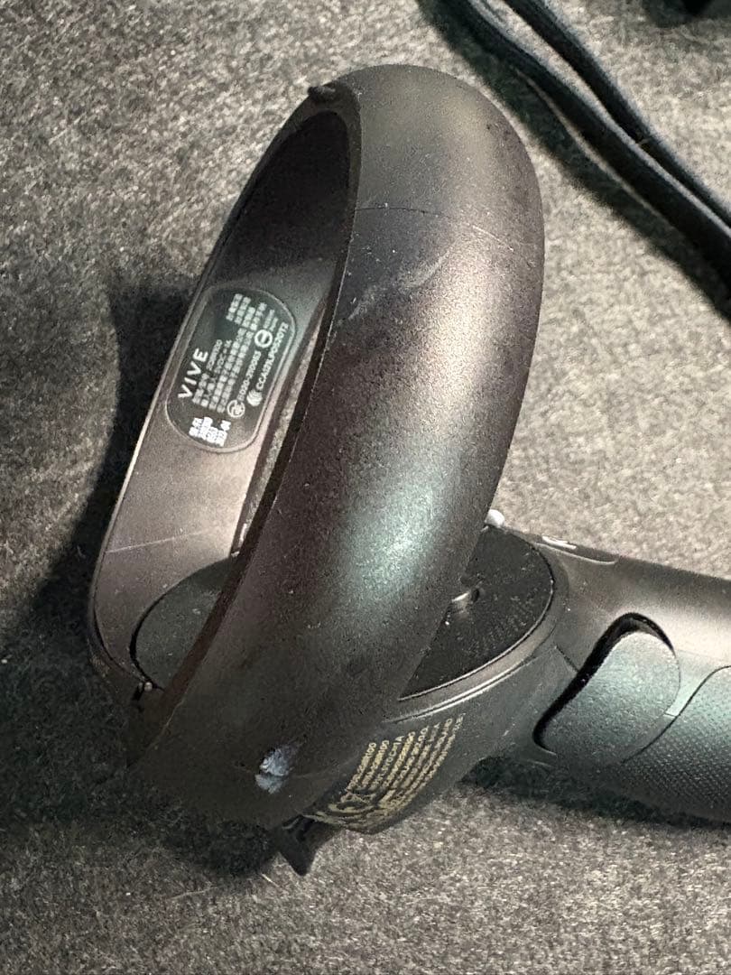 いお VIVE focus3本体、フェイストラッカー、アイトラッカー
