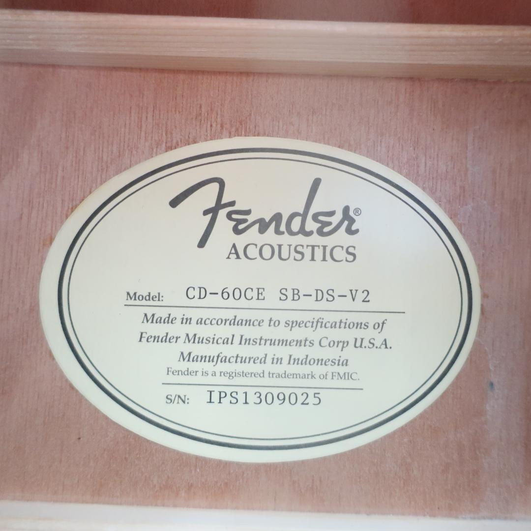 ほぼ未使用 Fender CD-60CE エレアコ ギター 純正ハードケース付