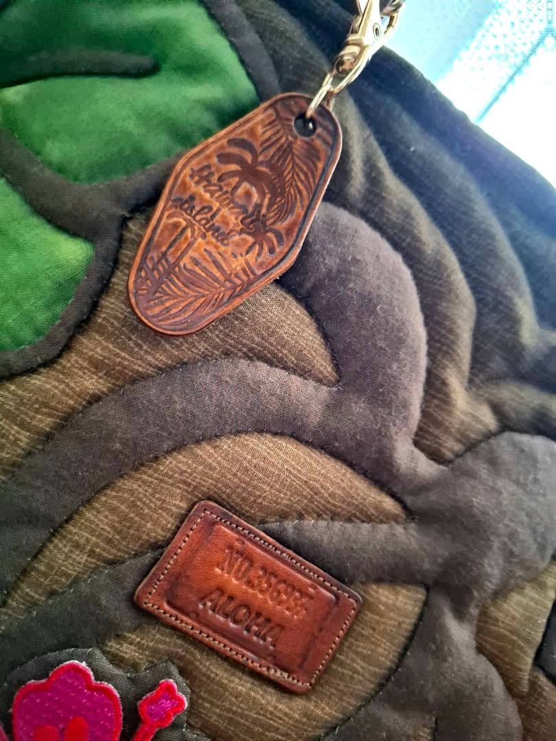 ハワイアンキルト　横長バッグ　2WAY　ファスナー付き　ホヌ