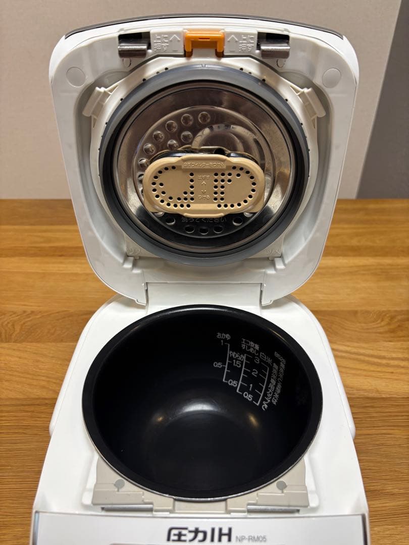 象印 圧力IH炊飯器 NP-RM05 ホワイト