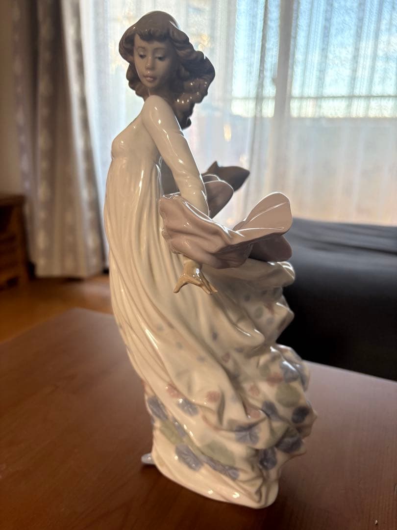 Lladro リヤドロ春の輝きフィギュリン