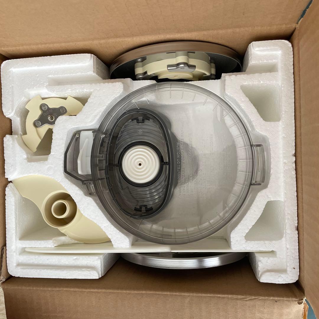 新品未使用・送料込⭐︎クイジナート　DLC-10P Plusフードプロセッサー