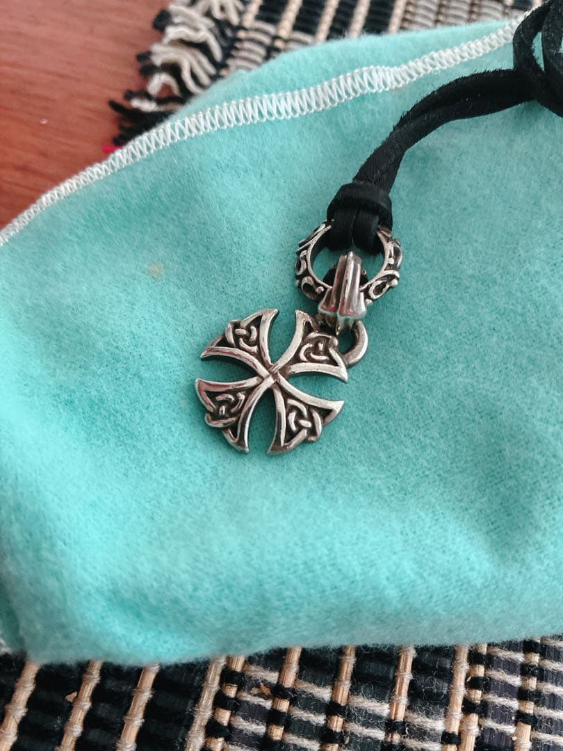 キ*ー様 シルバー クロスモチーフ ペンダント