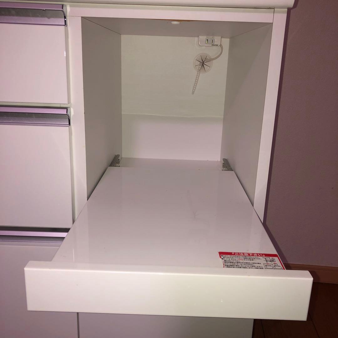 L*P様 ホワイト レンジボード 3段引き出し ニトリさんで、1年前に買いました