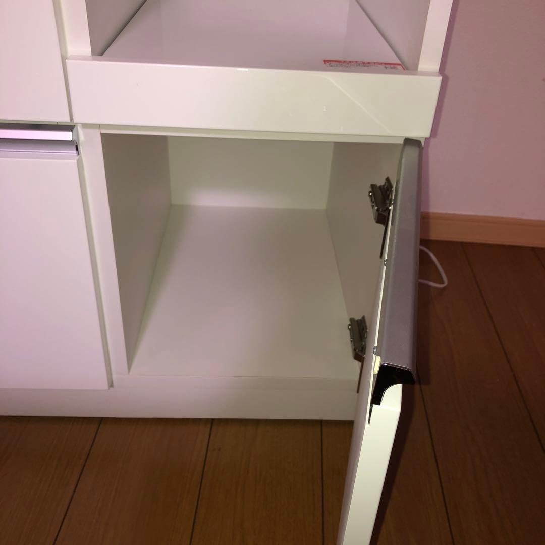 L*P様 ホワイト レンジボード 3段引き出し ニトリさんで、1年前に買いました