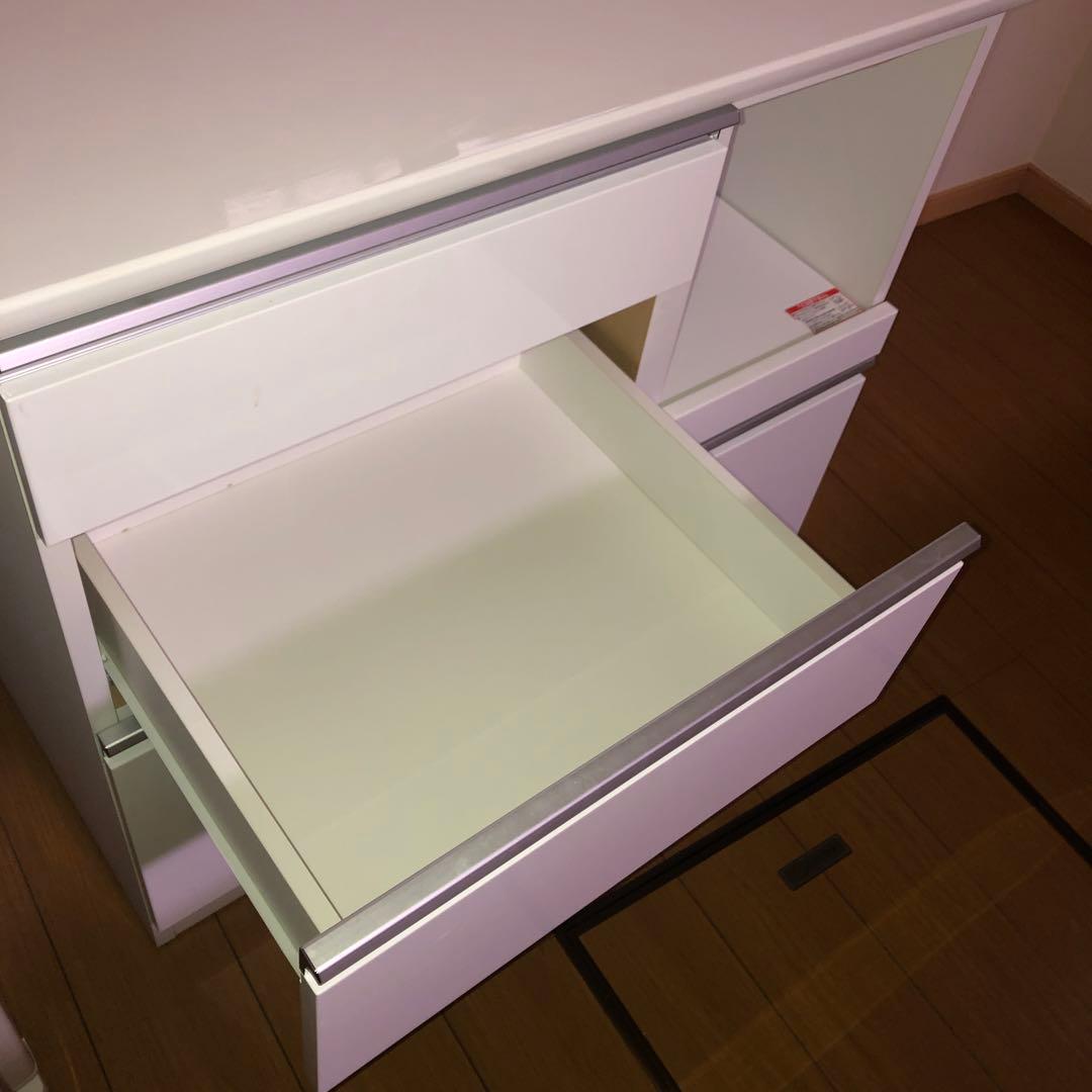 L*P様 ホワイト レンジボード 3段引き出し ニトリさんで、1年前に買いました