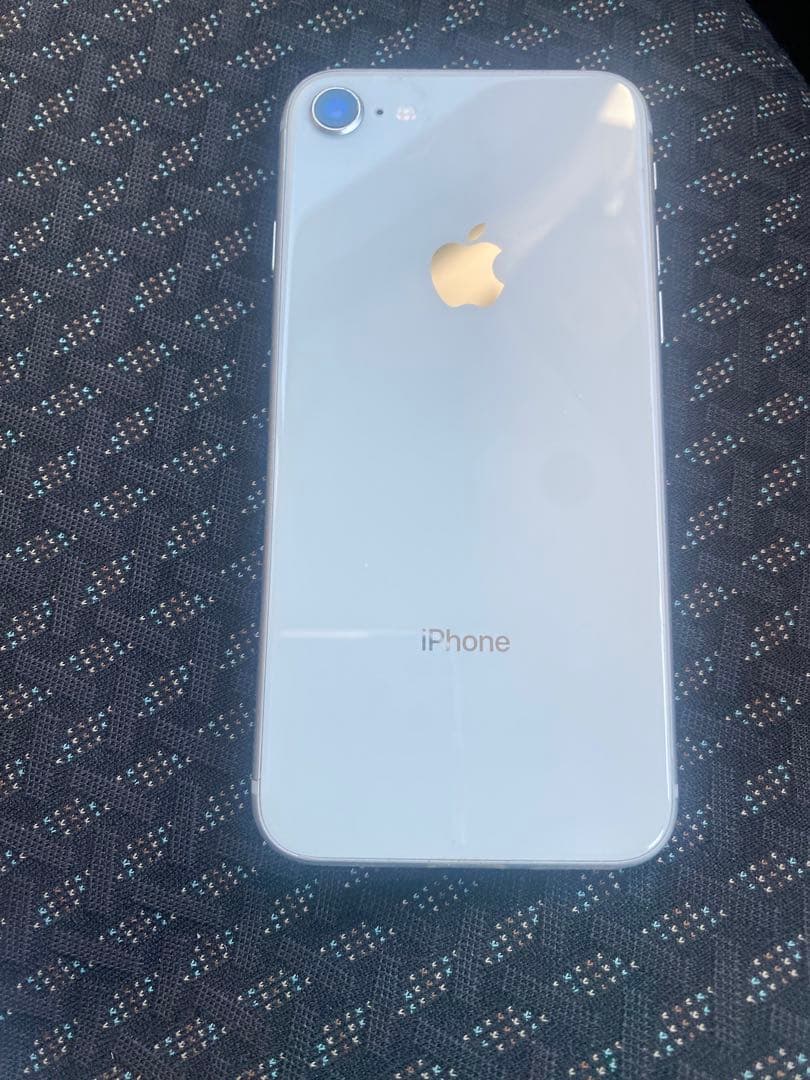 iPhone8 本体　64GB