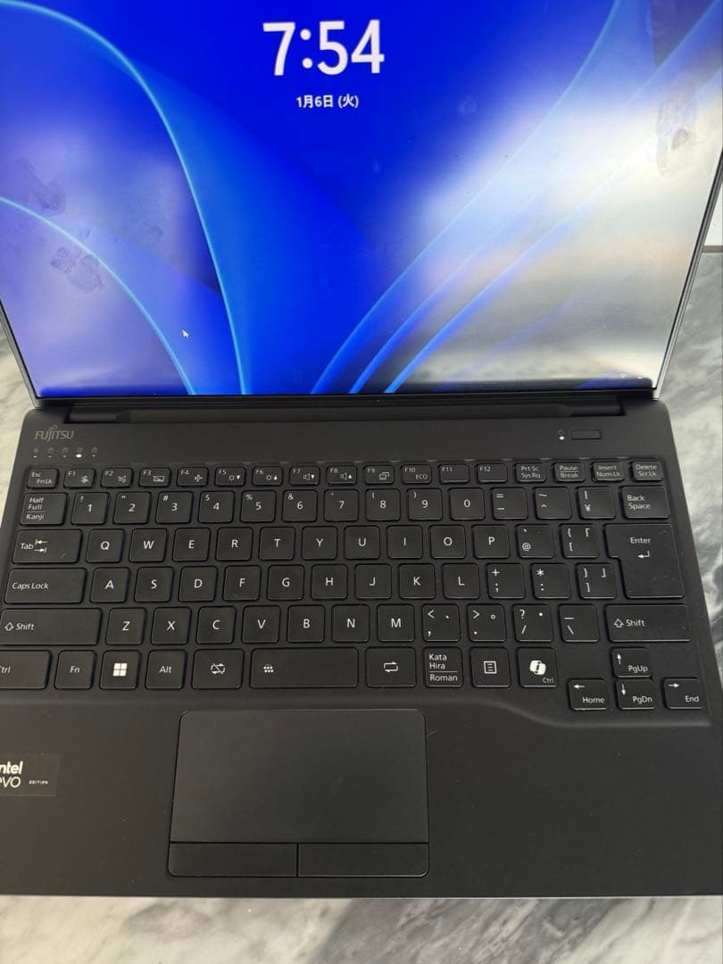 FMV LIFEBOOK U90J3B 黒 箱無し　アダプター有り