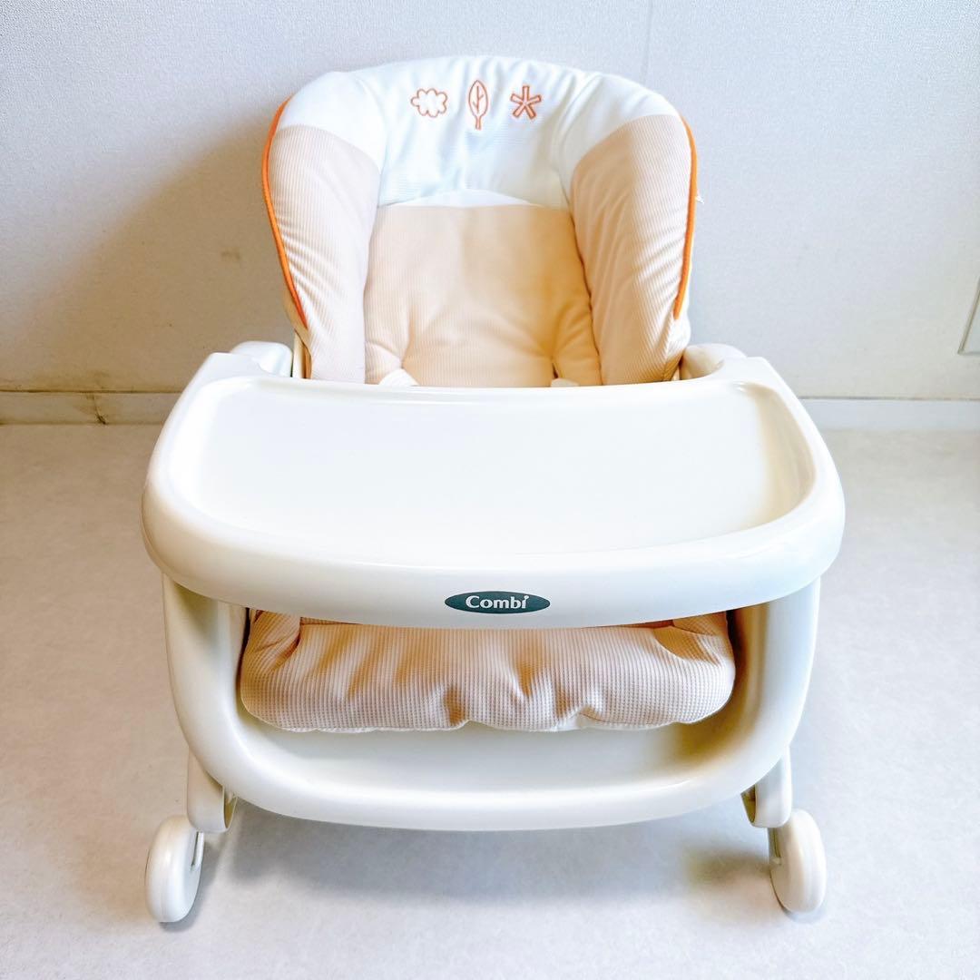 【極美品】コンビ　プルメアS ベビーチェア　ラック　テーブル付き　バウンサー