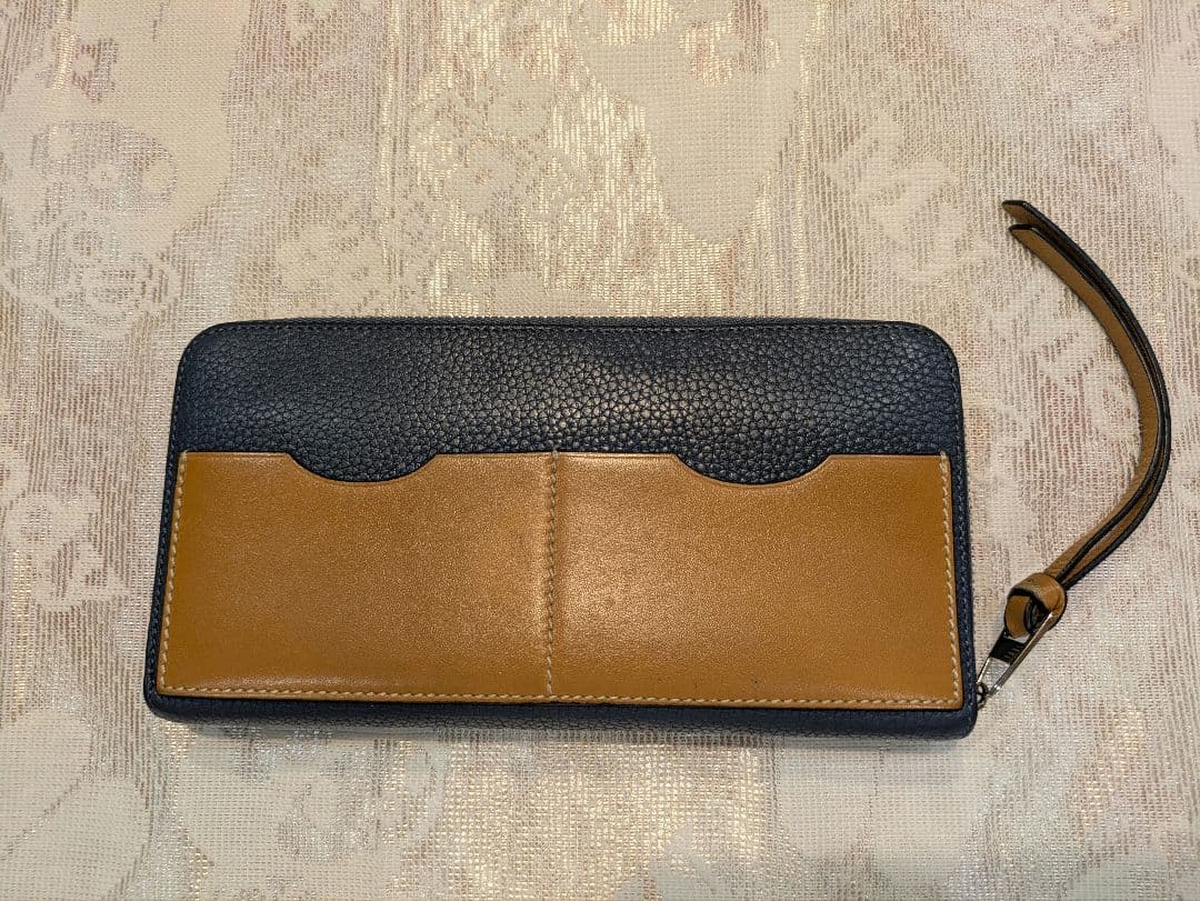 R*様 LOEWE　ネイビー レザー 長財布