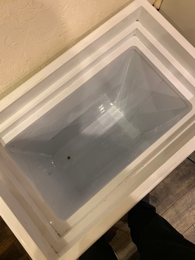 使い易い縦型JCM冷凍ストッカー　満足容量41L