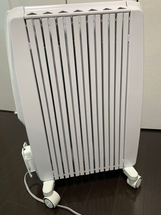 【即日配送】美品　乾燥なしで保温　デロンギオイルヒーター
