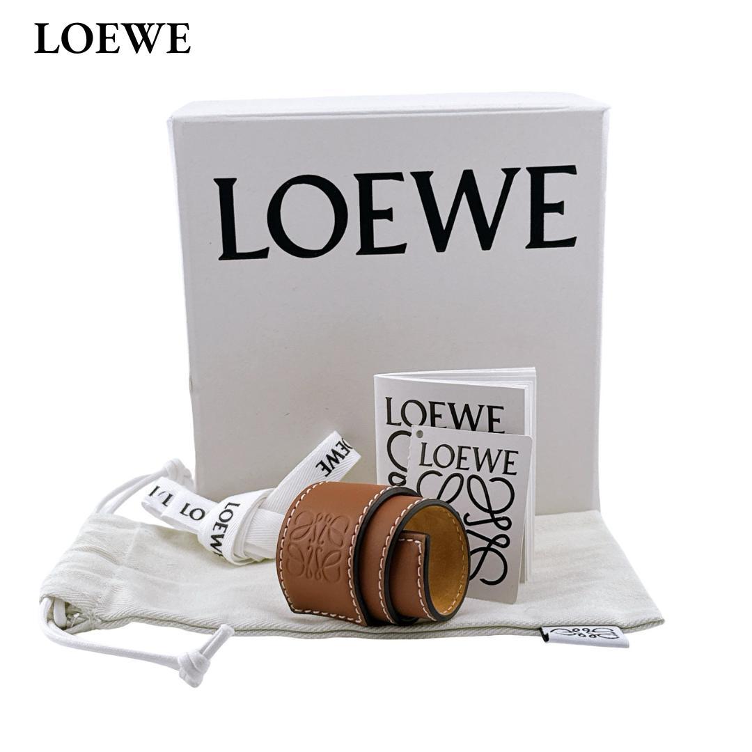 ロエベ アナグラム スラップ レザー ブレスレット バングル ブラウン