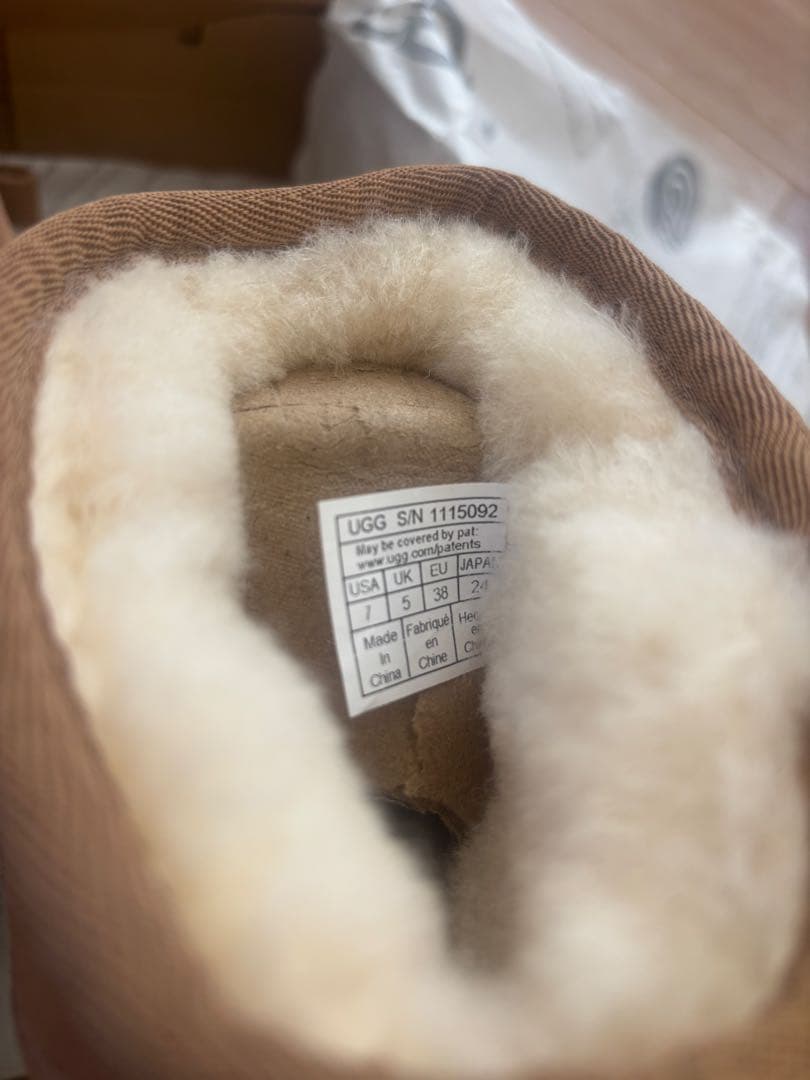 【新品】UGG クラシック ウルトラ ミニ プラットフォーム ムートン 24cm