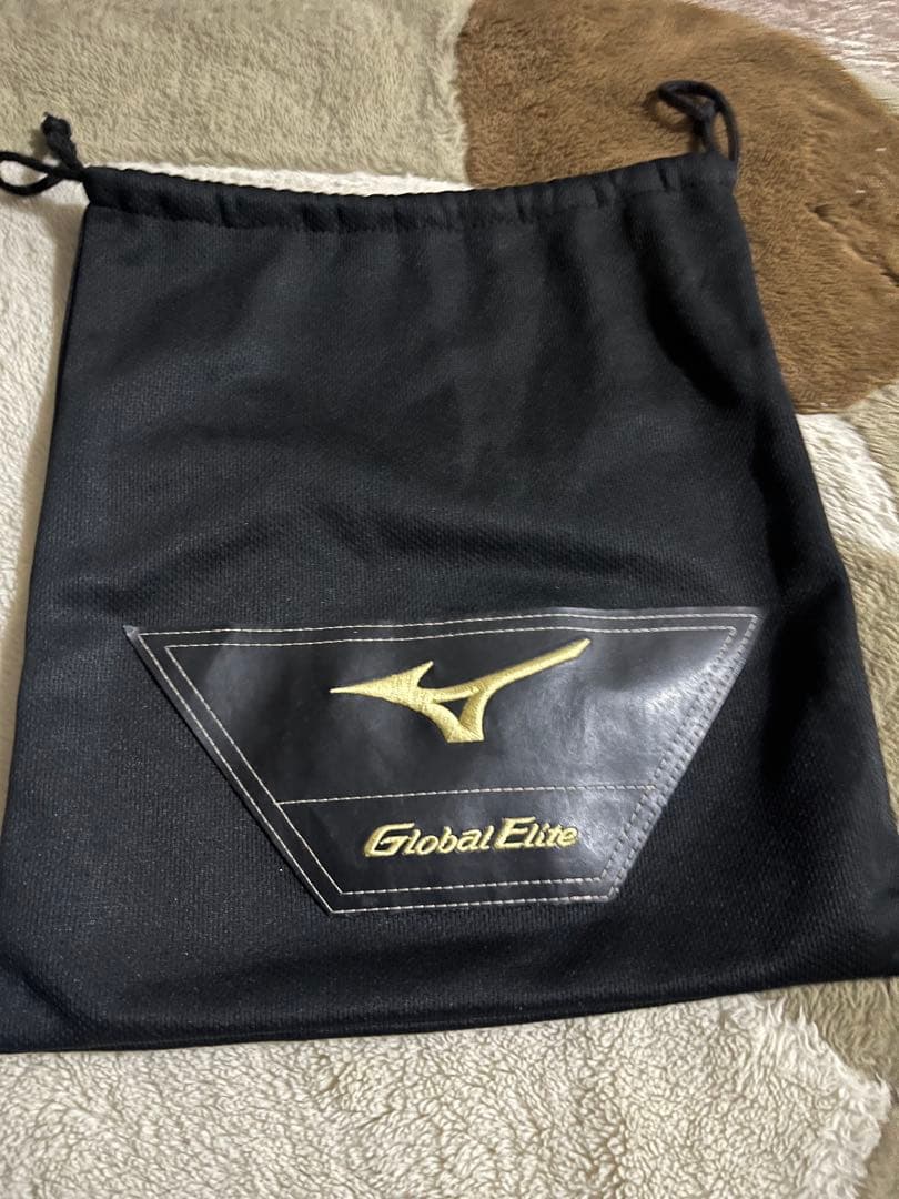 ミズノグローバルエリート一般軟式投手用グローブ &袋 値下げ交渉あり。