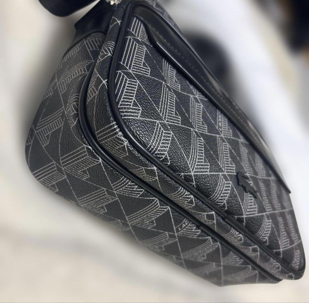 大人気ラコステボディバックモノグラム