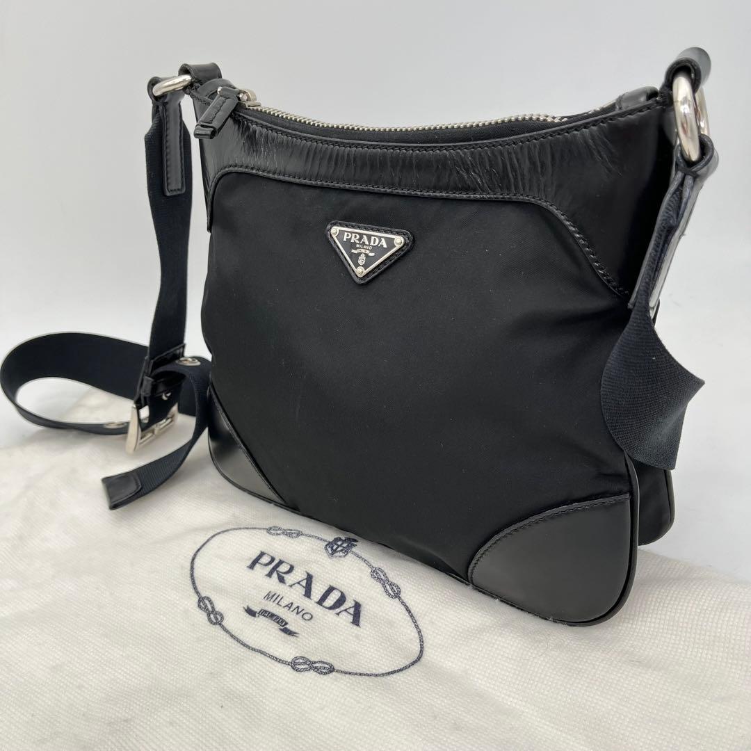 PRADA ショルダーバッグ 斜めがけ トライアングルロゴ テスートナイロン 黒